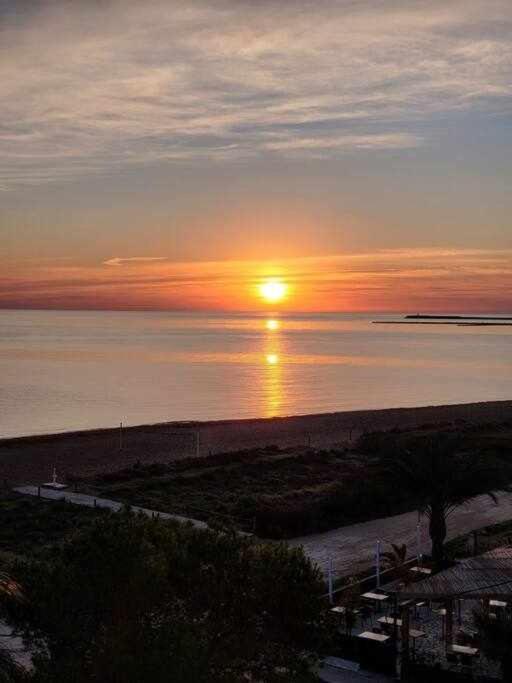 Atardecer Unico En La Playa Apartment Дения Екстериор снимка